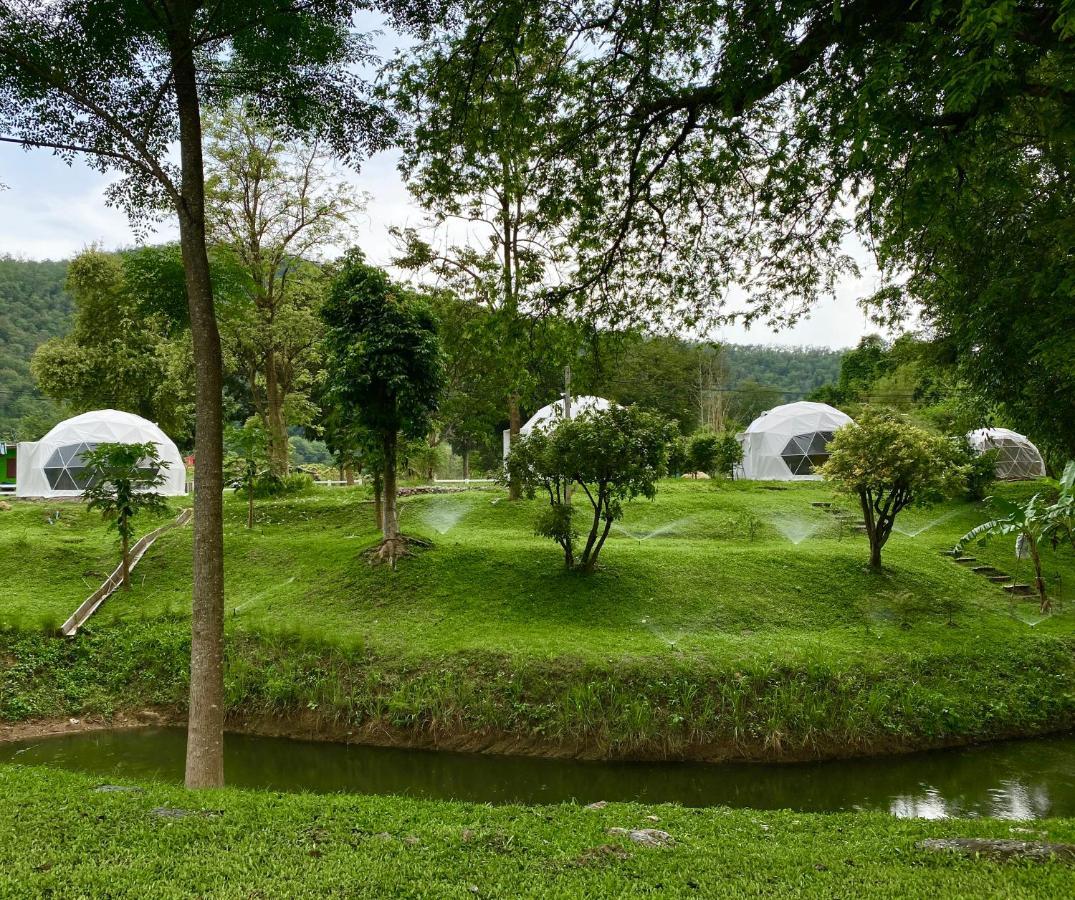 Panipa Organic Farm And Glamping Villa Pakchong Exterior photo